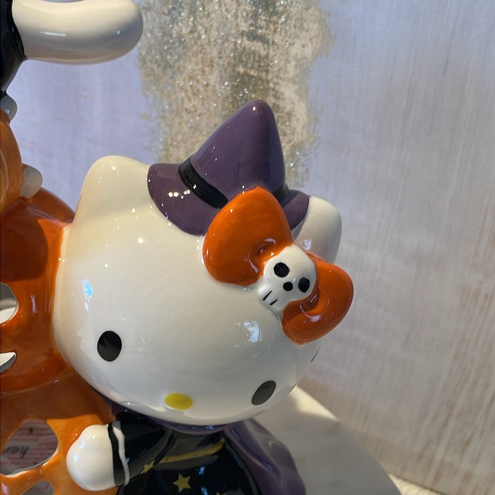 Hello Kitty and Cinnamoroll Halloween Figurine Halloween decoration 🎃👻🦇 - Picture 5 of 5